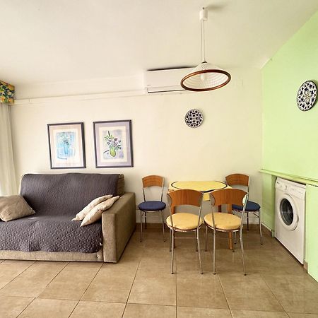 Apartsalou Penedes エクステリア 写真