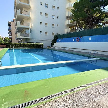 Apartsalou Penedes エクステリア 写真