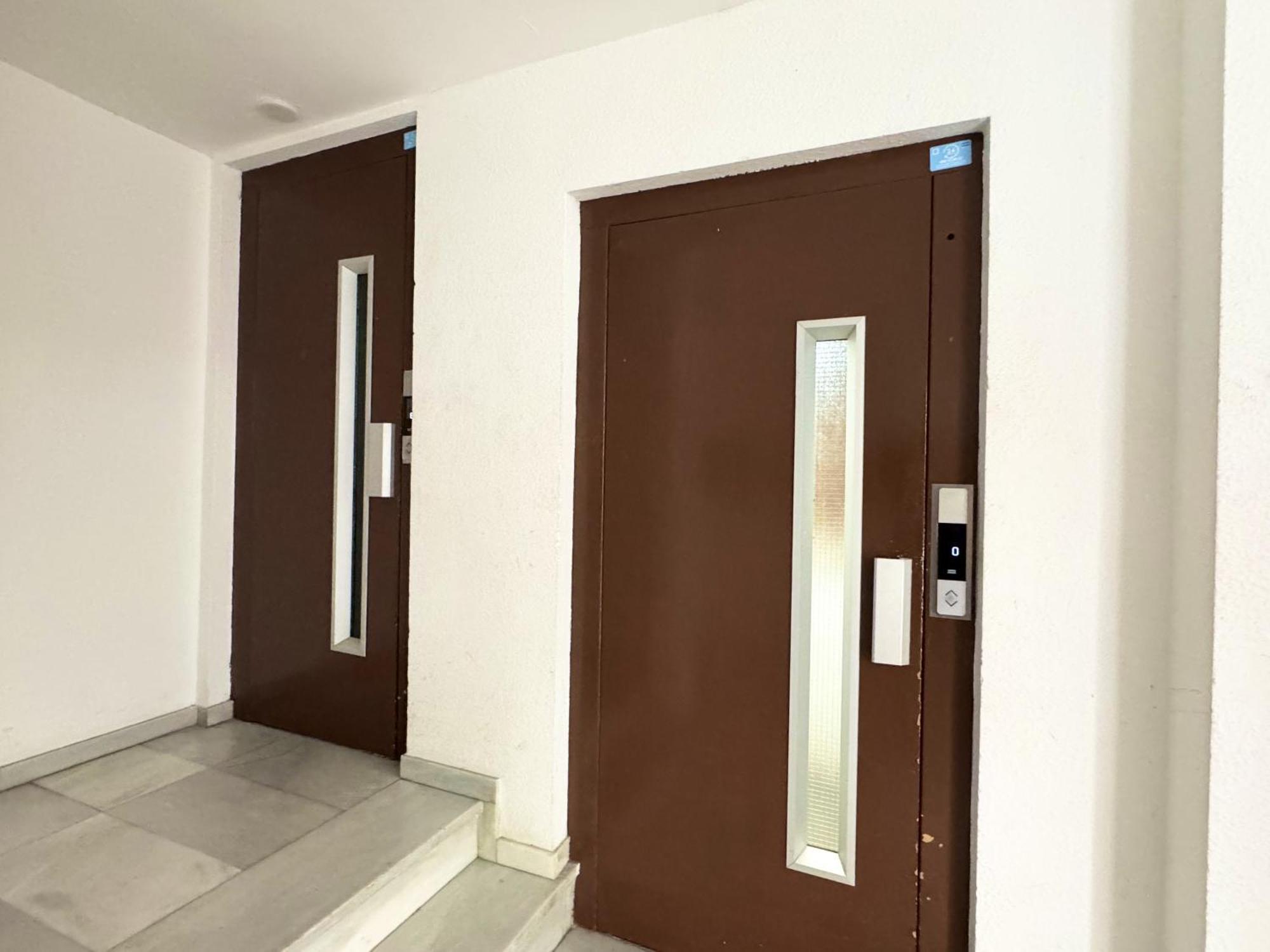 Apartsalou Penedes エクステリア 写真